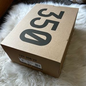 Yeezy 350 empty shoe box